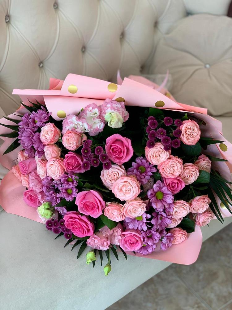 Букет цветов из: Хризантемы, Розы и Лизиантусы в Павловском Посаде