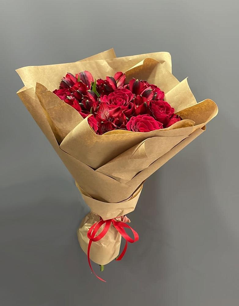 Букет цветов из: Альстромерии и Розы в Павловском Посаде