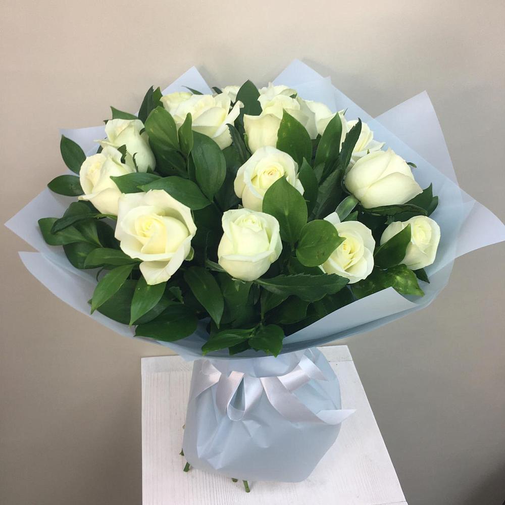 Букет 15 Белых роз Проуд в Павловском Посаде