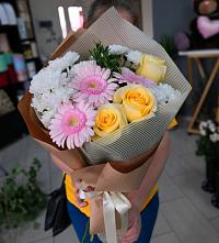 Букет цветов из:  Герберы, Розы и Хризантемы в Павловском Посаде