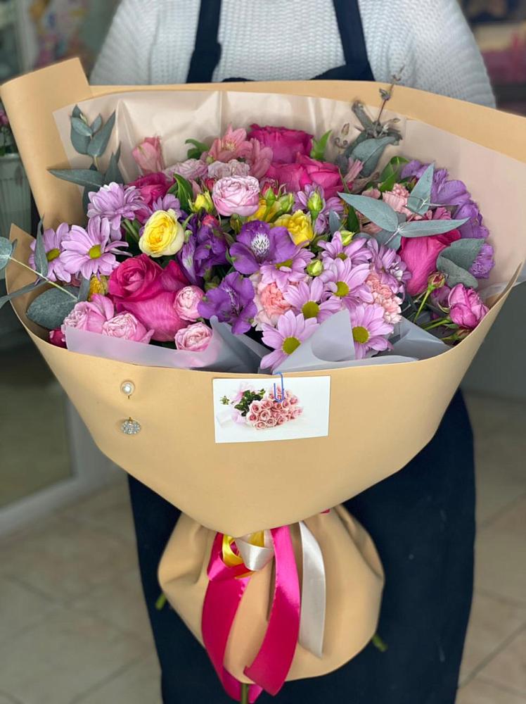 Букет цветов из: Хризантемы, Гвоздики и Альстромерии в Павловском Посаде