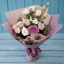Букет цветов из:  Розы и Лизиантусы в Павловском Посаде