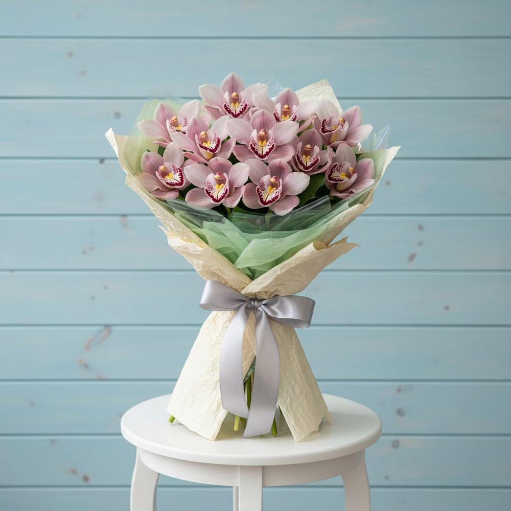 Букет цветов из: Орхидеи и Розы в Павловском Посаде