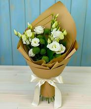 Букет цветов из:  Хризантемы и Лизиантусы в Павловском Посаде