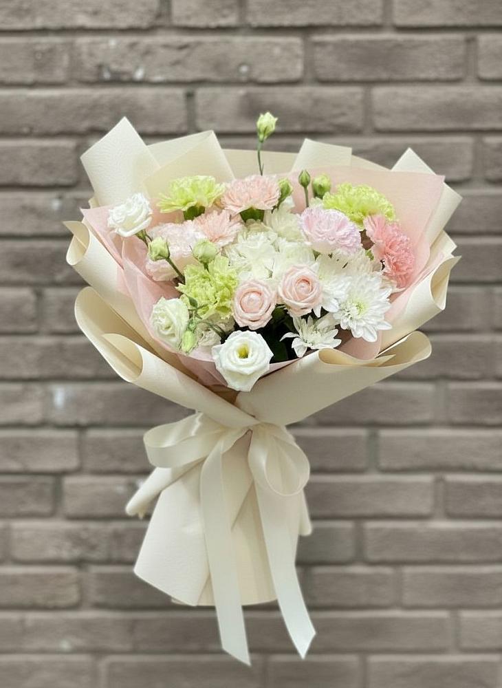 Букет цветов из: Гвоздики, Розы, Лизиантусы и Хризантемы в Павловском Посаде
