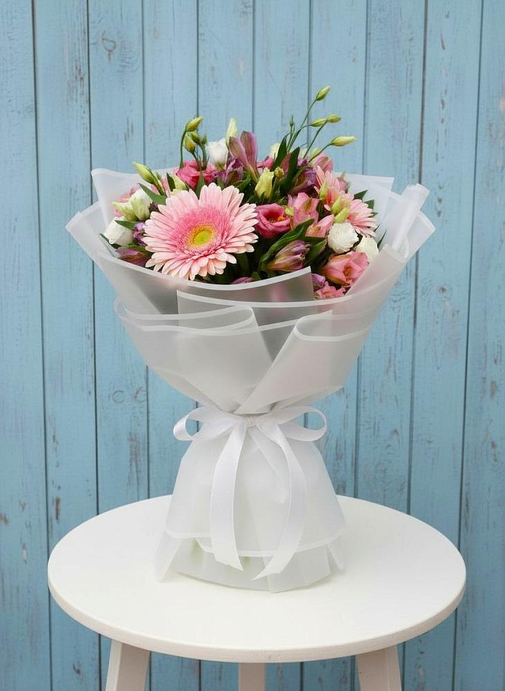 Букет цветов из: Герберы, Альстромерии и Лизиантусы в Павловском Посаде