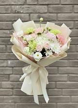 Букет цветов из:  Гвоздики, Розы, Лизиантусы и Хризантемы в Павловском Посаде