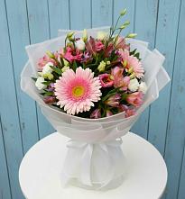 Букет цветов из:  Герберы, Альстромерии и Лизиантусы #REPLACE_PRED# Павловском Посаде