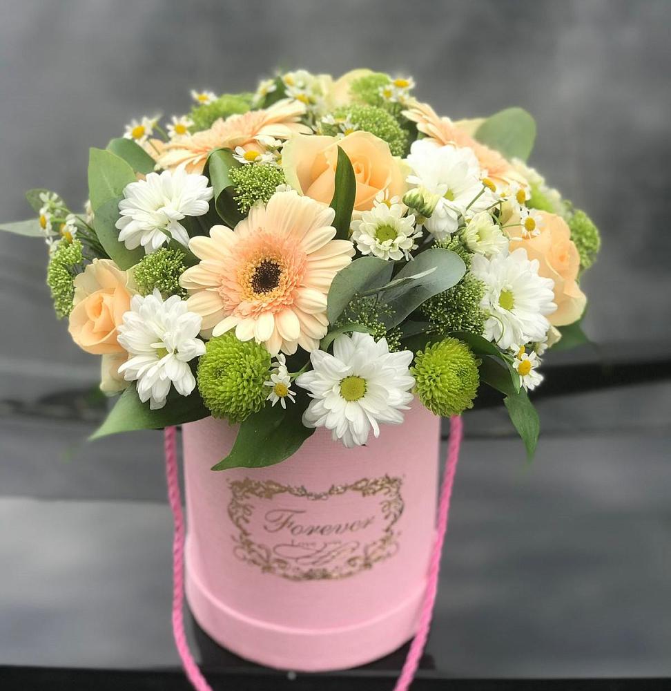 Цветочная композиция из Розы, Герберы и Хризантемы в шляпной коробке в Павловском Посаде