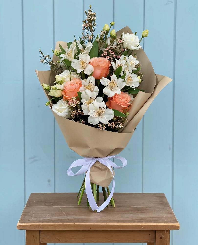 Букет цветов из: Альстромерии, Лизиантусы, Розы и Хризантемы в Павловском Посаде